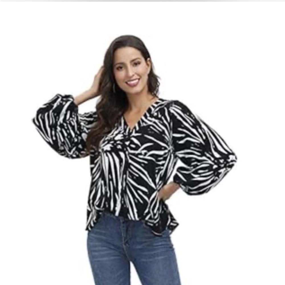 Women's Boutique Black and White Blouse